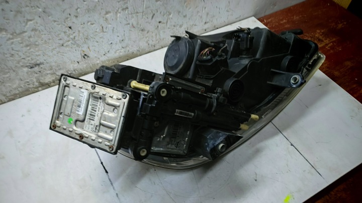 PROJECTEUR PHARE GAUCHE AVANT XÉNON VW PHAETON EUROPE 3D1941015J 3D0909157J