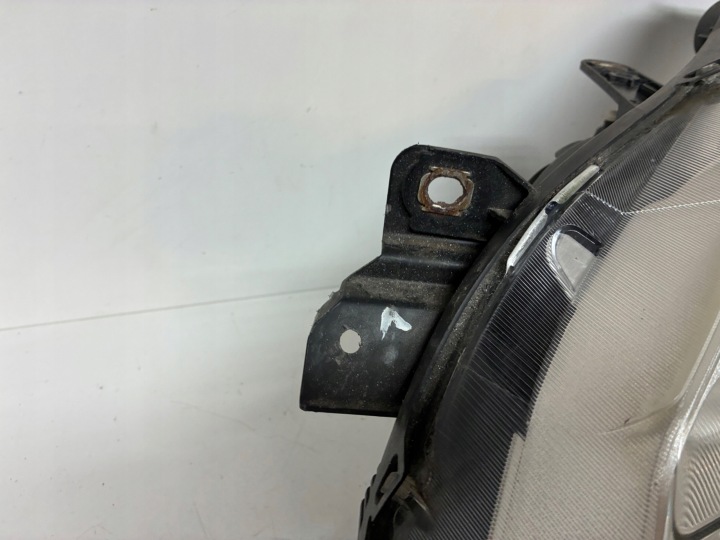 RENAULT CLIO 3 III PHARE AVANT AVANT GAUCHE EUROPE 8200459824
