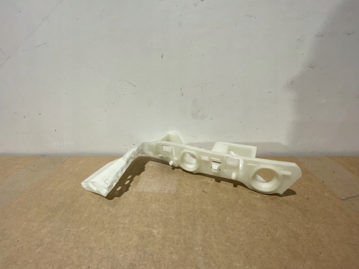 FIXATION PARE-CHOCS AUDI DROIT A4 17- DROITE