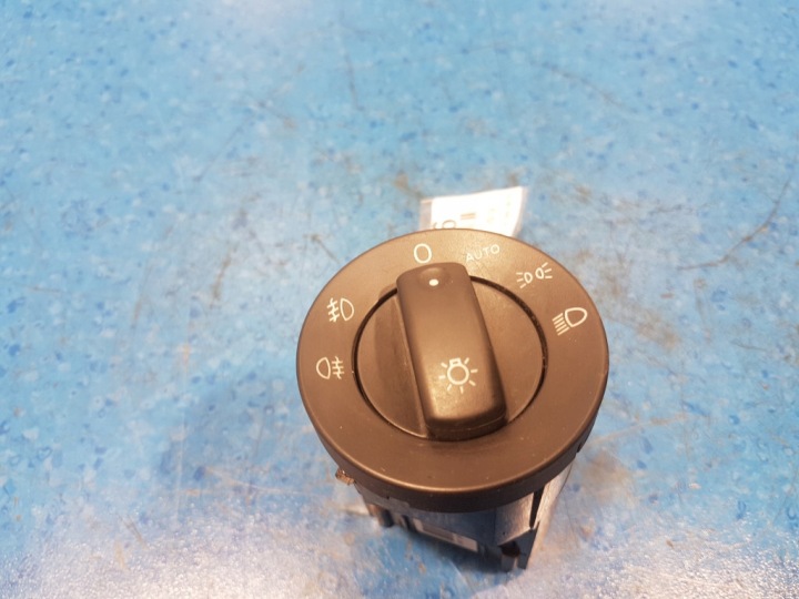 SEAT EXEO COMMUTATEUR FEUX AUTO 3R0941531A