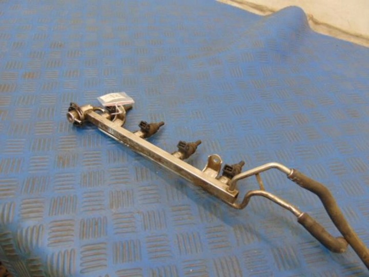 SEAT TOLEDO II 1.8 20V MOULURE INJECTION 06A133317L