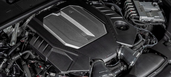 AUDI RS7 C8 4.0TT NOIR CARBONE ENGINE COVER MATTE EVENTURI