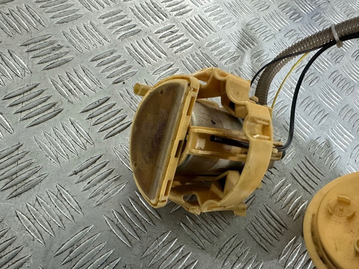 BMW 7 E65 4.4D POMPE CARBURANTS 6757805