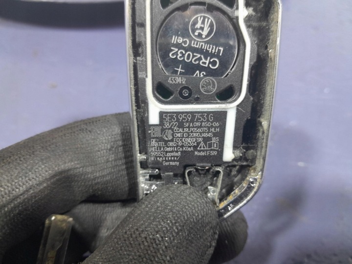 SKODA OCTAVIA IV CLÉ SEMELLE SERRURE 5E3959753G