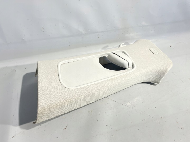 PROTECTION MONTANTS GAUCHE AVANT VW PASSAT B6 3C0868311B