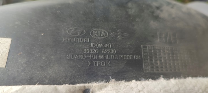KIA CEED II UNIVERSEL 12R PASSAGE DE ROUE DROIT ARRIÈRE 86826-A2200 ORIGINAL