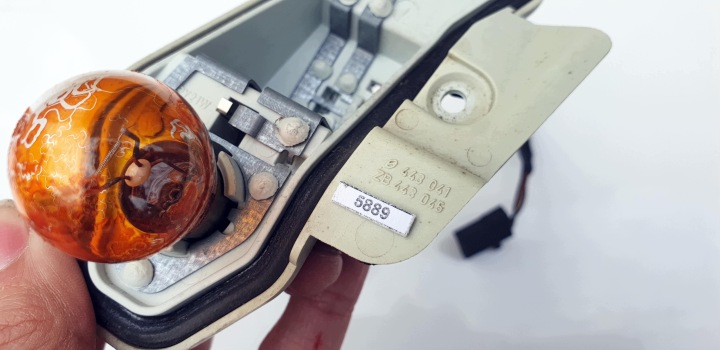 OPEL VECTRA C UNIVERSEL INSERT ARRIÈRE ARRIÈRE PHARES PHARE GAUCHE PUCE
