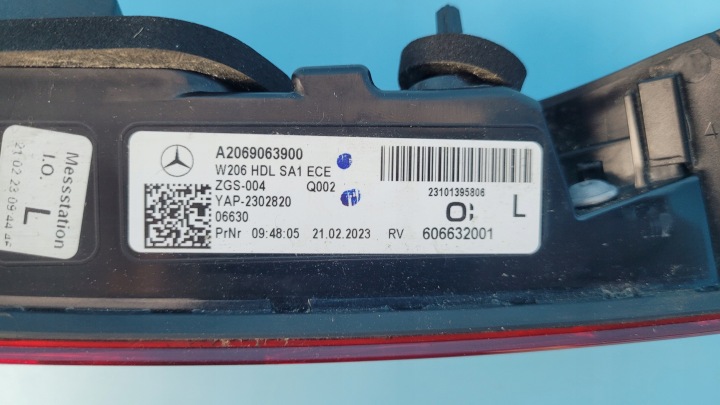 MERCEDES W206 C200 23R PHARE DANS COUVERCLE DE COFFRE GAUCHE ARRIÈRE A2069063900