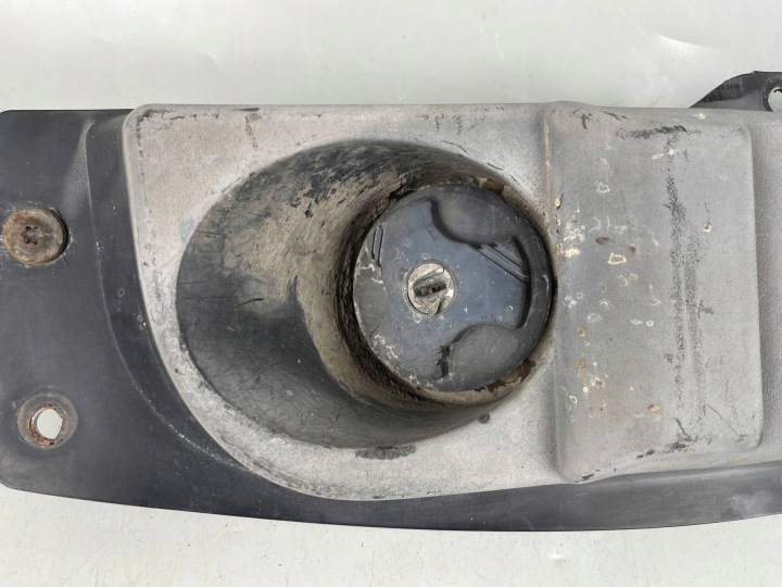CHÂSSIS GOULOTTE DE REMPLISSAGE CARBURANTS IVECO DAILY 4TH GEN 504076008