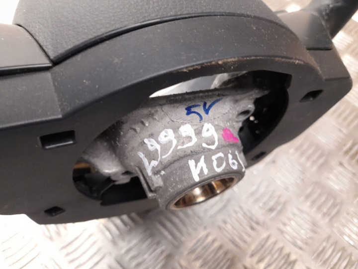 TOYOTA YARIS IV VOLANT CUIR 6436038 (L46)
