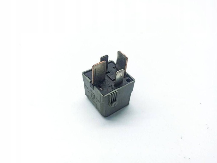 RELAIS MERCEDES-BENZ E (W211) 4RA007793 34312377 3.2L 2004