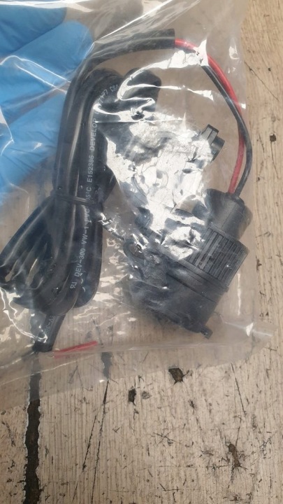 PRISE RÉSEAUX ÉLECTRIQUES USB 12V BIHR 1064332 SUPPORT SUR DIRECTION