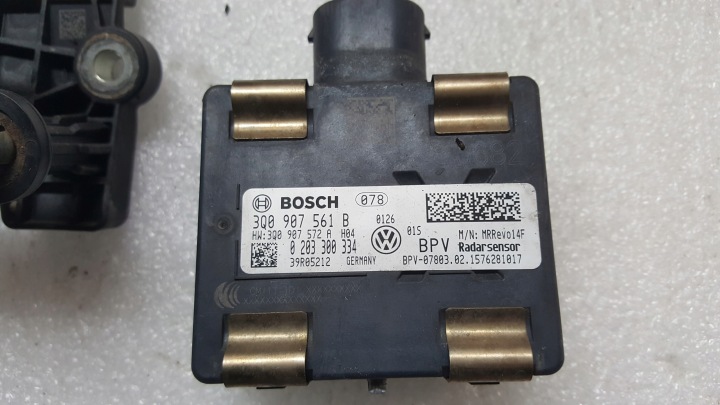 RADAR CAPTEUR DISTRONIC ACC VW PASSAT B8 SKODA SUPERB 3Q0907561B 3Q0907704A