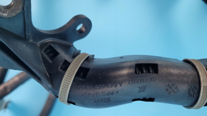 MERCEDES W218 CLS 350 3.0 CDI FAISCEAU DE CÂBLES FILS ALTERNATEUR A2124406413
