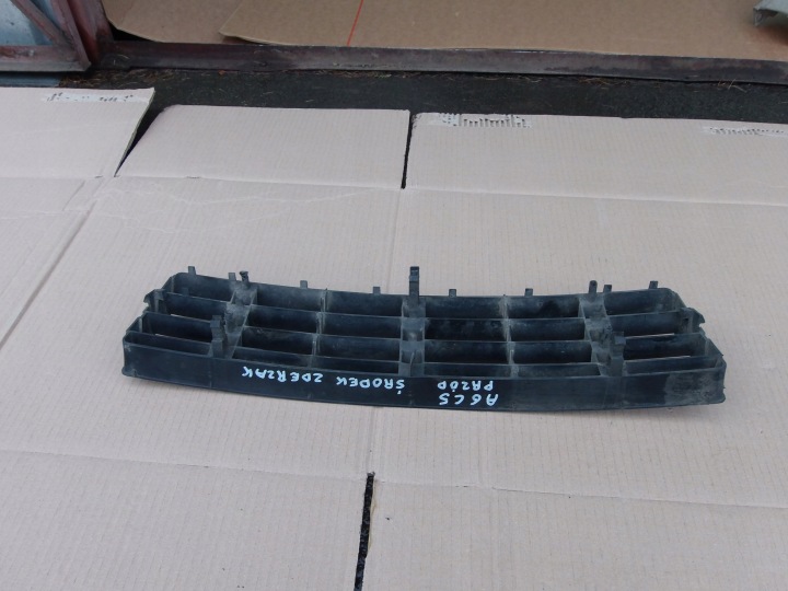 GRILLE DANS PARE-CHOCS AVANT 4B0807683F AUDI A6 C5