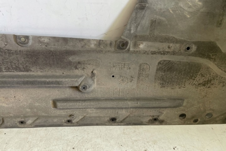 GAUCHE PROTECTION CHÂSSIS BMW 4 GRAN COUPÉ (F36) 7241833 3.0L DIESEL 230KW 2015