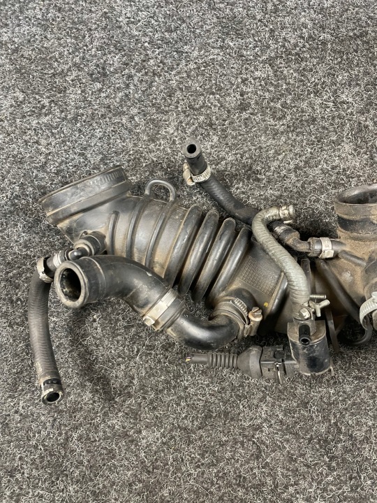 AUDI A4 B6 1.8T FIL TUYAU CONDUIT D'AIR AIR JEU 06B133356AA