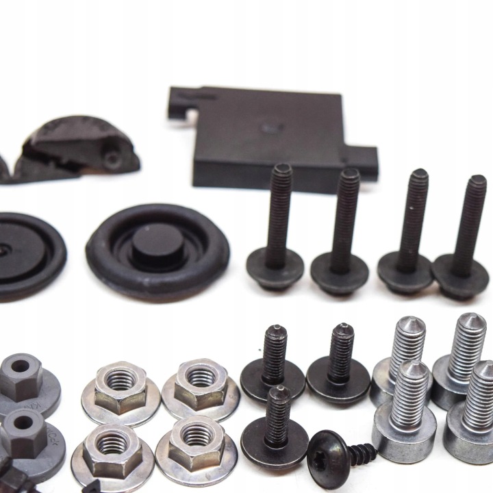 KIT MOCOWAN PANNEAUX CAPOTS AVANT AUDI A3 CABRIO 8V 8V0098615