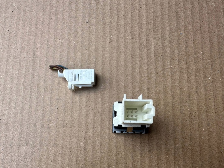 VW POLO 6C BOUTON PDC PUCE 6C0927122A