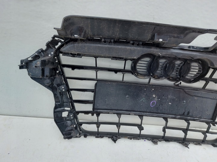 AUDI A3 8V5 BERLINE 12-16 GRILLE CALANDRE