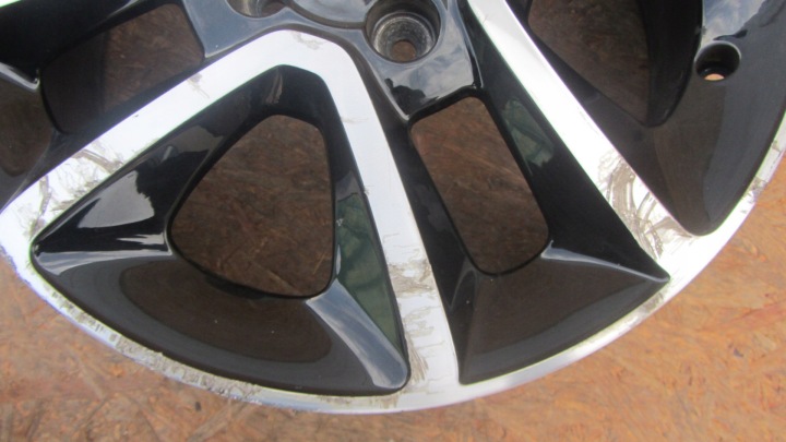 JANTE ALUMINIUM RENAULT TWINGO III R16 403004526R