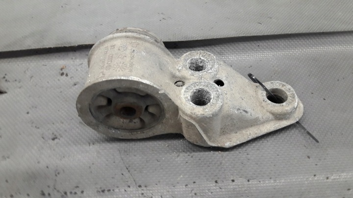 8E0501522H COUSSIN SUSPENSIONS VW PASSAT B5 1.9TDI AVF