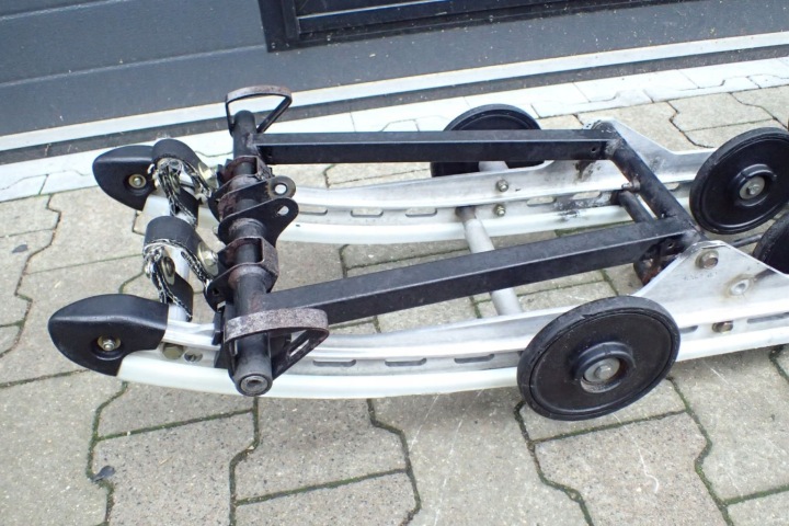POLARIS INDY 600 WIDETRAK CHÂSSIS FIXATION GASIENNICY CHÂSSIS