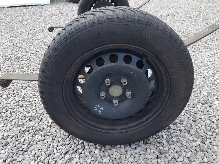 POUTRE ARRIÈRE RESSORTS ROUES SUR PRZYCZEPKE VW CADDY III EN BON ÉTAT FONCTIONNEL