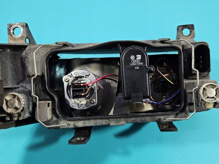 PROJECTEUR DROIT PHARE AVANT SEAT TOLEDO II LEON I EUROPE 98-04