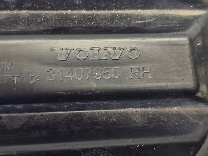 GRILLE PARE-CHOCS DROITE VOLVO XC40 31407950 2017-2021 ORIGINAL
