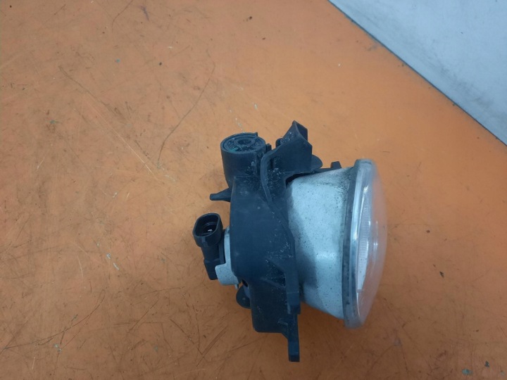 TOYOTA AVENSIS T27 III PHARES ANTIBROUILLARD GAUCHE AVANT AVANT 90008497