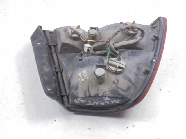 HYUNDAI ACCENT II LC 00-03 PHARE ARRIÈRE DROITE 3D 92402-252 INSERT ZAROWKOWY