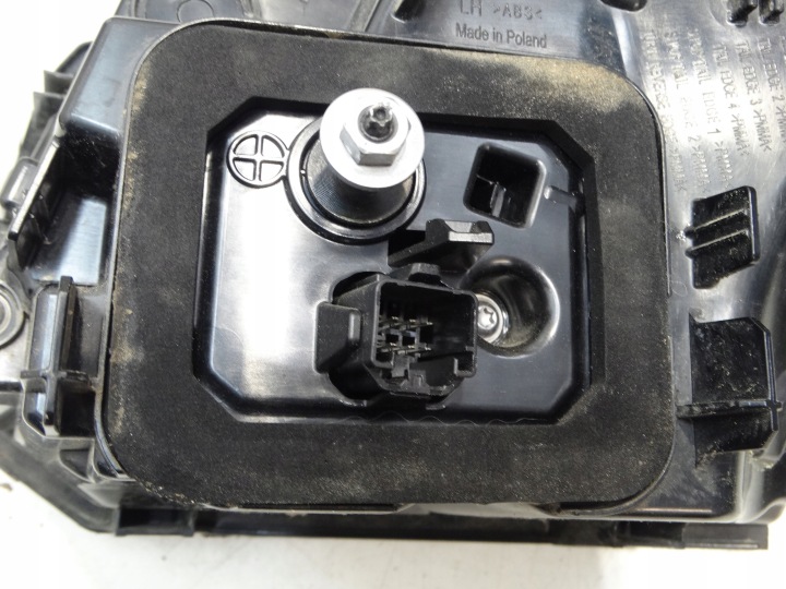 PHARE ARRIÈRE GAUCHE COUVERCLES DE COFFRE PEUGEOT 5008 II LIFT 9836231880