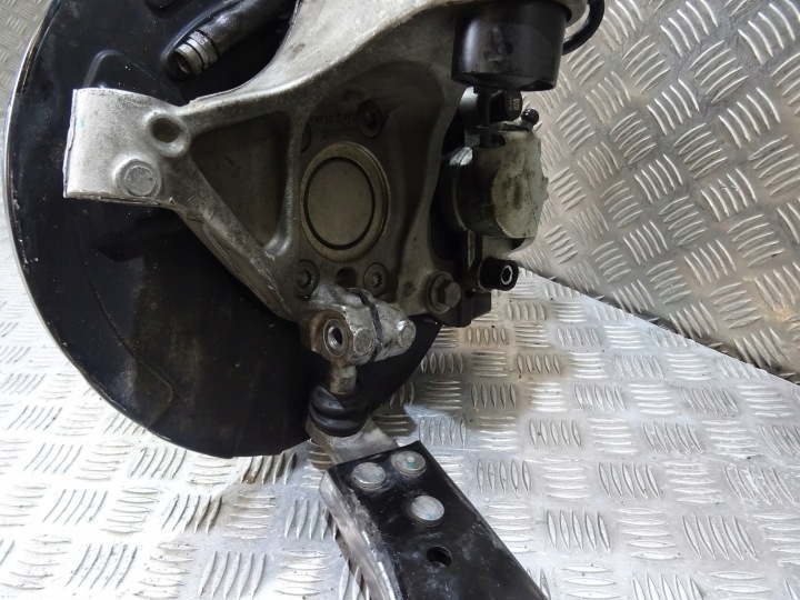 VOLVO C40 ROTULE DE DIRECTION SUSPENSION GAUCHE AVANT GAUCHE AVANT