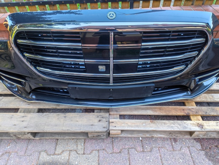 MERCEDES W223 AVEC ZDERZK AVANT USA AMG