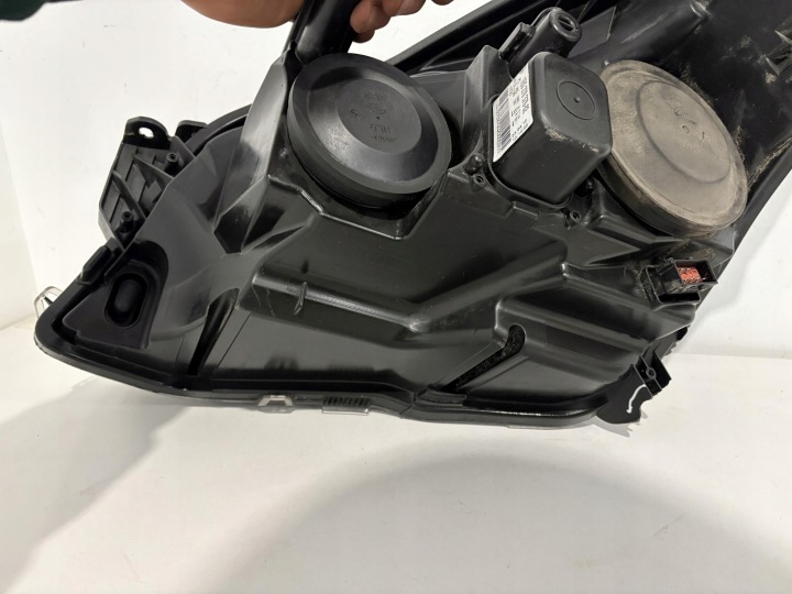 OPEL ASTRA H PHARE DROIT AVANT 24451033