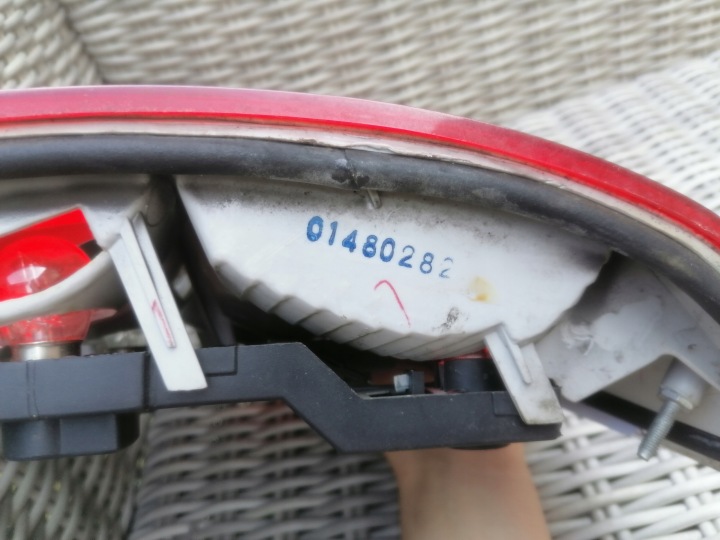 OPEL VECTRA B PHARE ARRIÈRE ARRIÈRE DROITE 90568049
