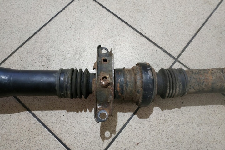 ARBRE DE TRANSMISSION PORSCHE CAYENNE (92A) 7P0521102M 3.0L DIESEL 176KW 2011