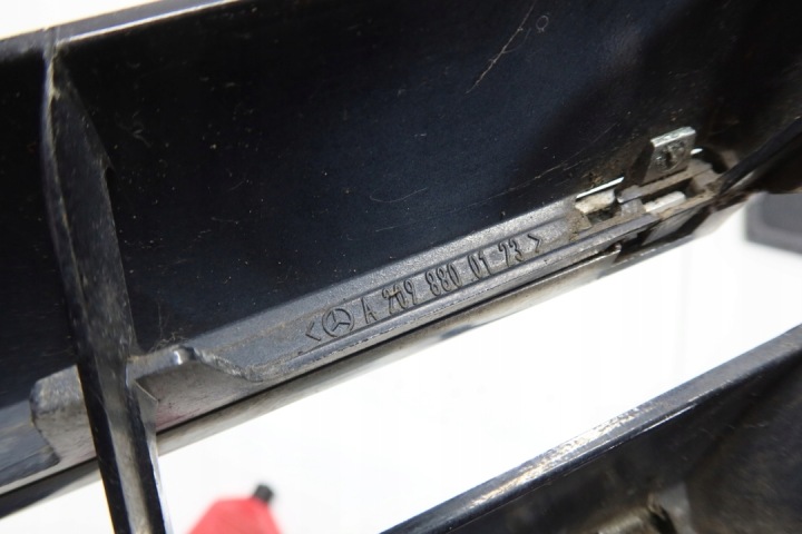 MERCEDES W209 CLK GRILLE CALANDRE LIFT 2098800123 AMG
