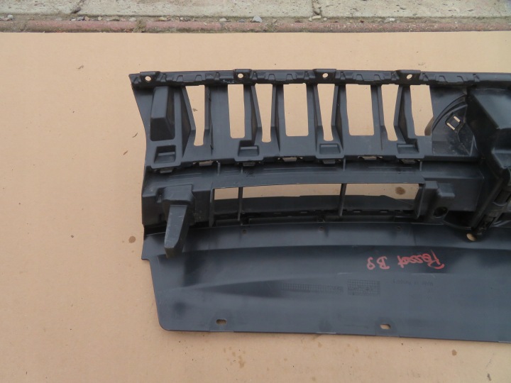 VW PASSAT B9 R-LINE 3J0853653 CALANDRE GRILLE CALANDRE