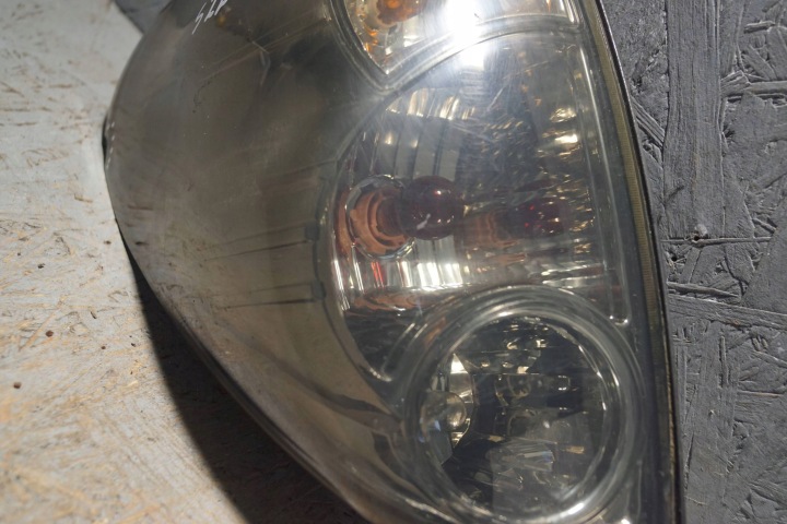 MITSUBISHI L200 PHARE GAUCHE ARRIÈRE (S2263)