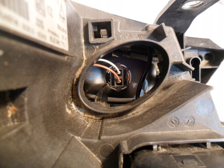AUDI Q3 PHARE GAUCHE AVANT PROJECTEUR GAUCHE AVANT