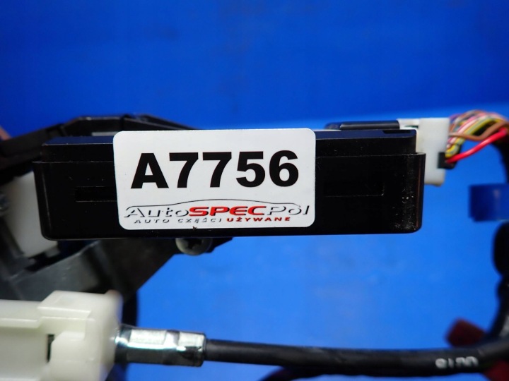CONTACTEUR D'ALLUMAGE CLÉ MITSUBISHI OUTLANDER II 8670A039