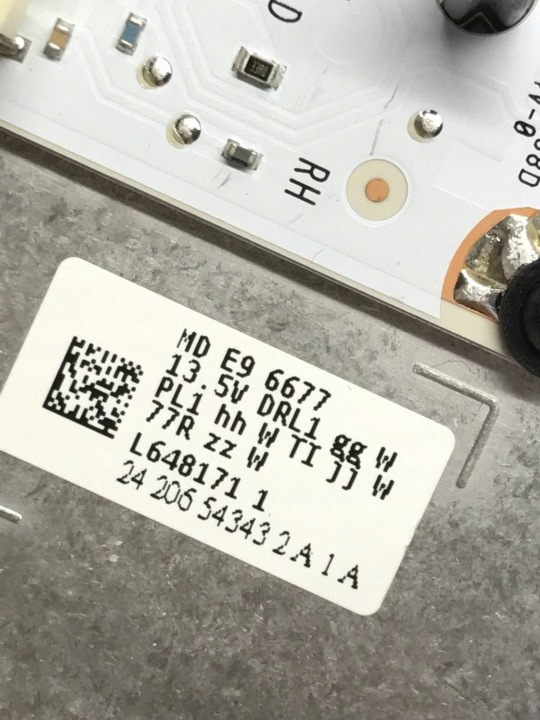 VOLKSWAGEN ID.7 MODULE LED B627824D