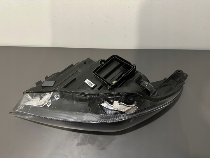 FORD FOCUS MK3 LIFT ST RS PHARE DROITE EUROPE F1EB-13005-CF