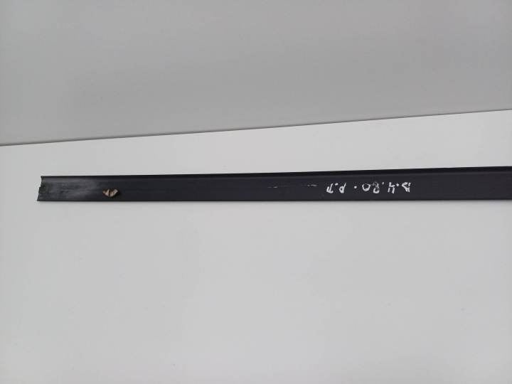 MOULURE PORTES DROIT ARRIÈRE AUDI 80 B4 NR193