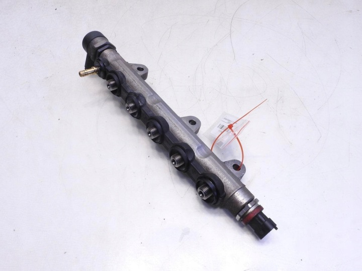 MOULURE INJECTION NISSAN QASHQAI I J10 2.0 DCI 8200842432