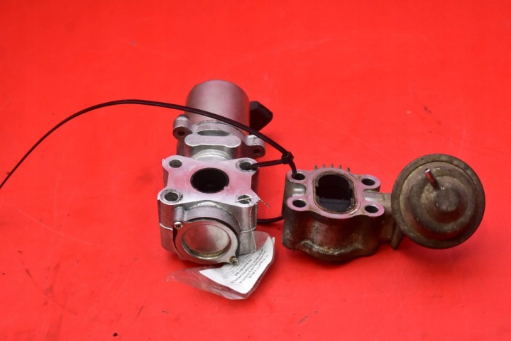 VANNE EGR EV143 TOYOTA COROLLA VERSO 2 II 2.2 D-CAT 177 KM 04-09
