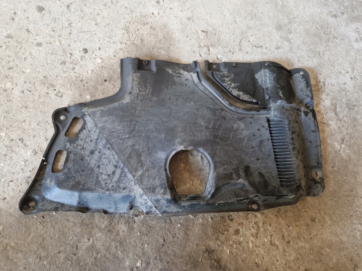 PROTECTION MOTEUR INFÉRIEURE TOYOTA AVENSIS T25 UNIVERSEL 2.2 D-CAT
