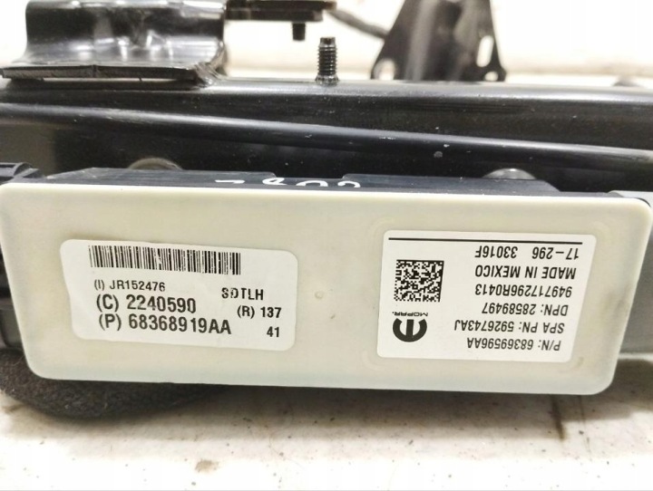 PETIT MOTEUR FERMETURE PORTES CHRYSLER PACIFICA 2018 AVEC ARRIÈRE AVEC GAUCHE 68368919AAA